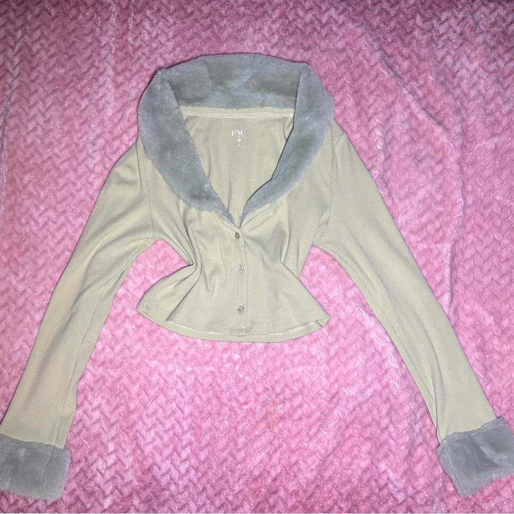 Pac Sun Pastel Green Cropped Sweater with Green Fur Trim